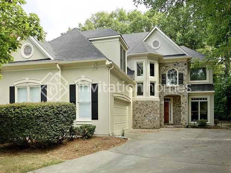1942 Tristan Dr SE — Photo 1