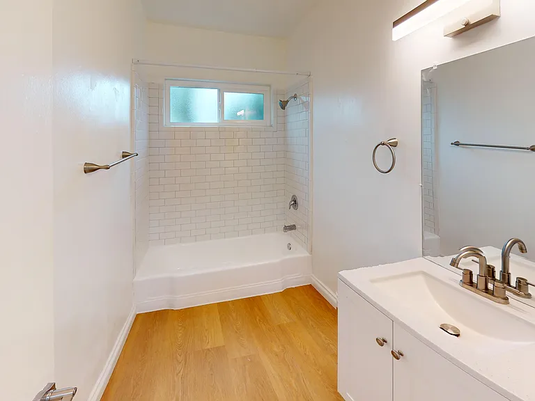 6001 Fulton Ave #4 — Photo 9
