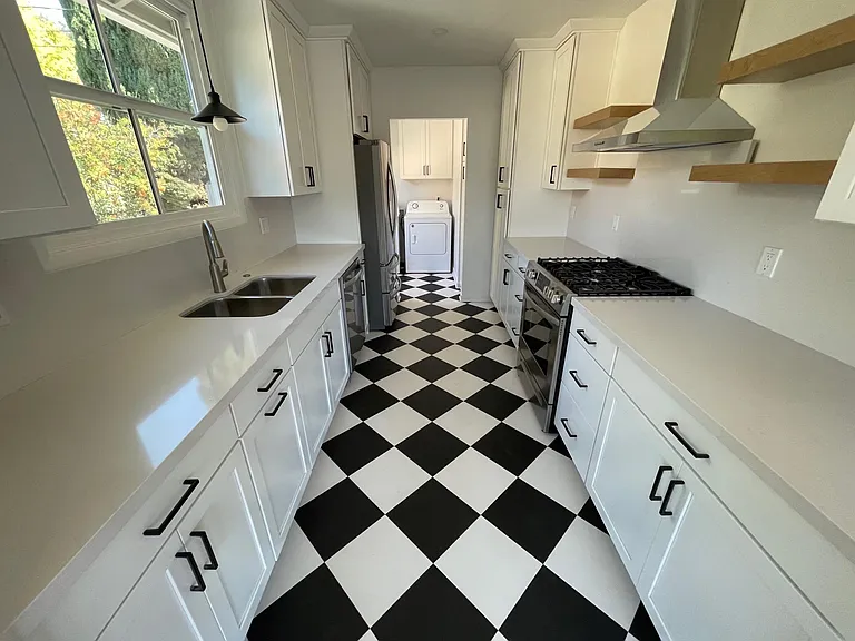 Beautiful new kitchen!