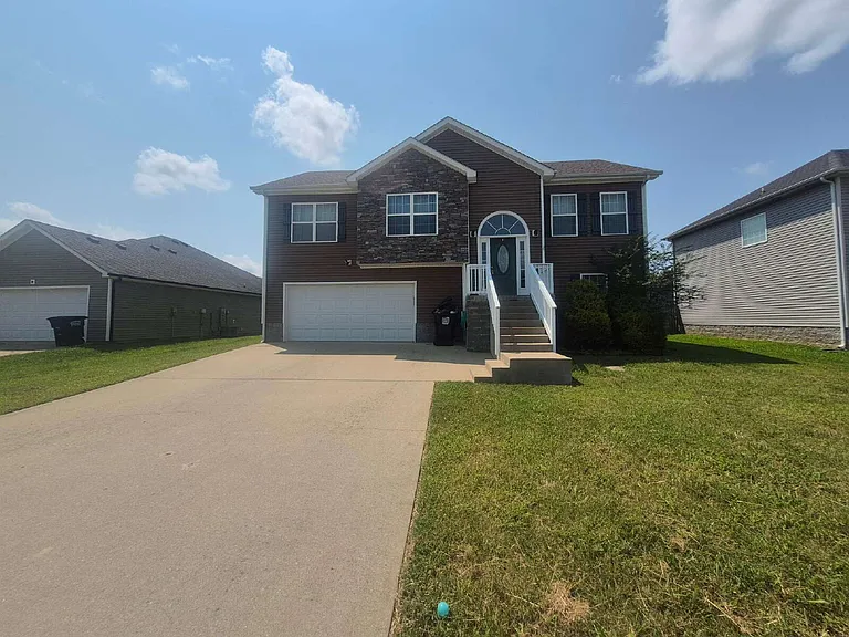 1351 Freedom Dr — Photo 2