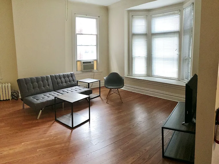 354 N Craig Street — Photo 6