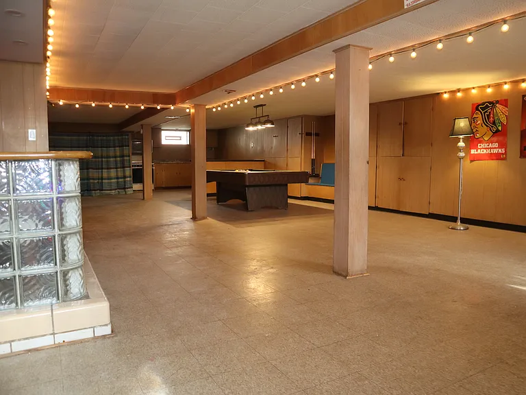 8755 S Fairfield Ave — Photo 16