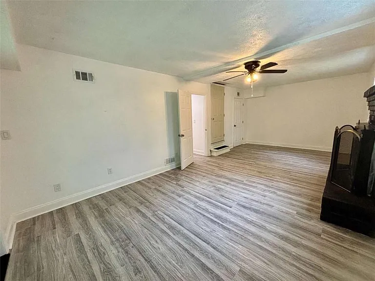 2712 Sherlock Dr #B — Photo 10