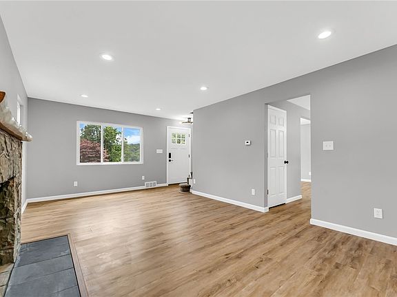 4th image of 124 Mason Dr