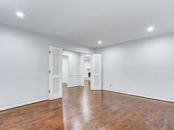 5th image of 122 Camellia St