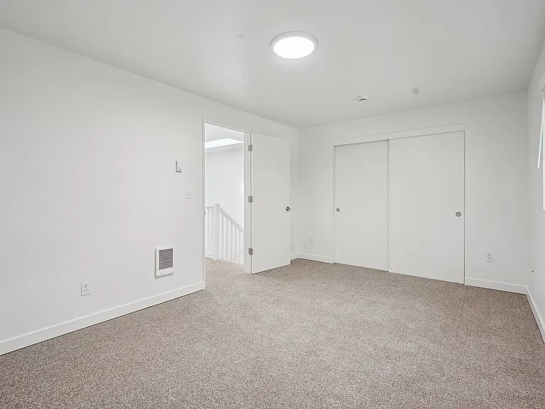 The Arch - Apartments & Townhomes — Photo 39
