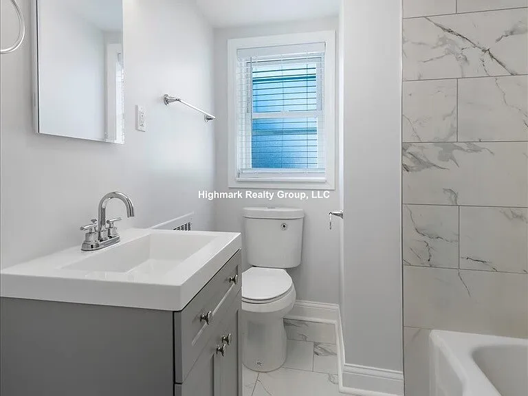 2735 W Berwyn Ave #G3C — Photo 13