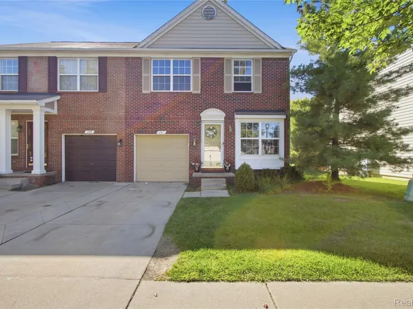 241 Tucker St, Pontiac, MI 48341