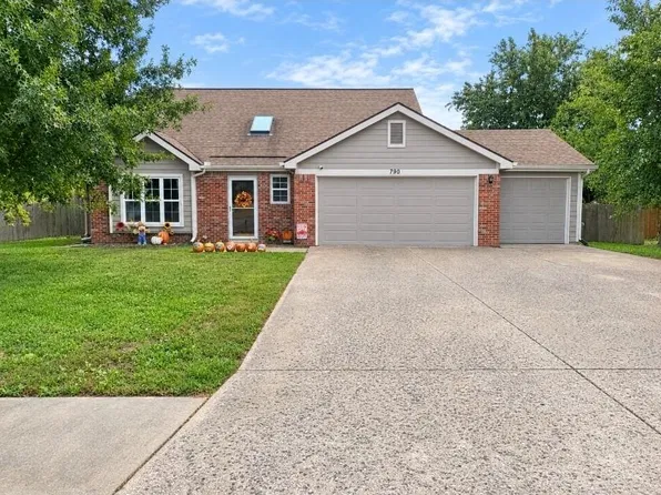 790 Myers Dr, Tonganoxie, KS 66086