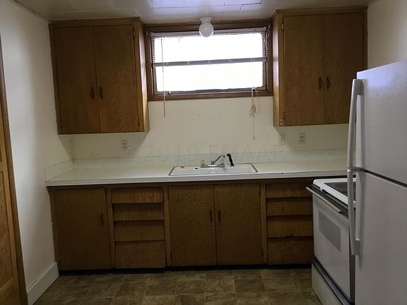 4th image of 227 Central Ave S