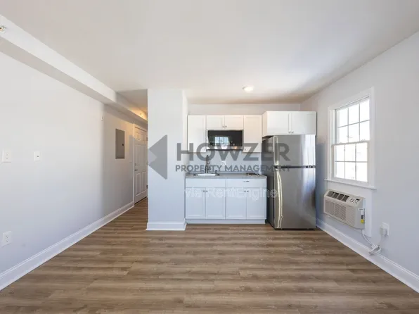 50 Yarmouth Rd, Hyannis, MA 02601