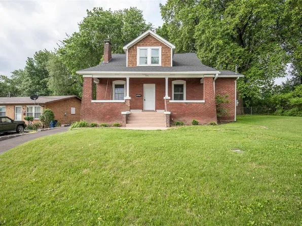 10828 Charles Pl, Saint Ann, MO 63074