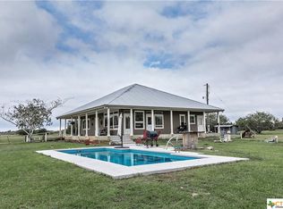 23 Primitive Bapt Church Rd, Yoakum, TX 77995