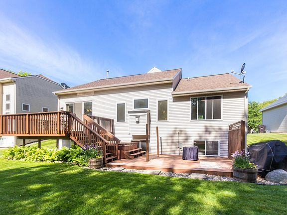 5th image of 5570 E Grove Dr SE