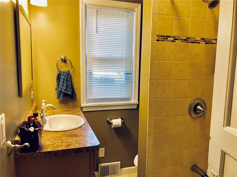 95 Avondale Park #95 — Photo 5