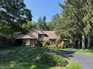 46486 Arboretum Cir, Plymouth, MI 48170