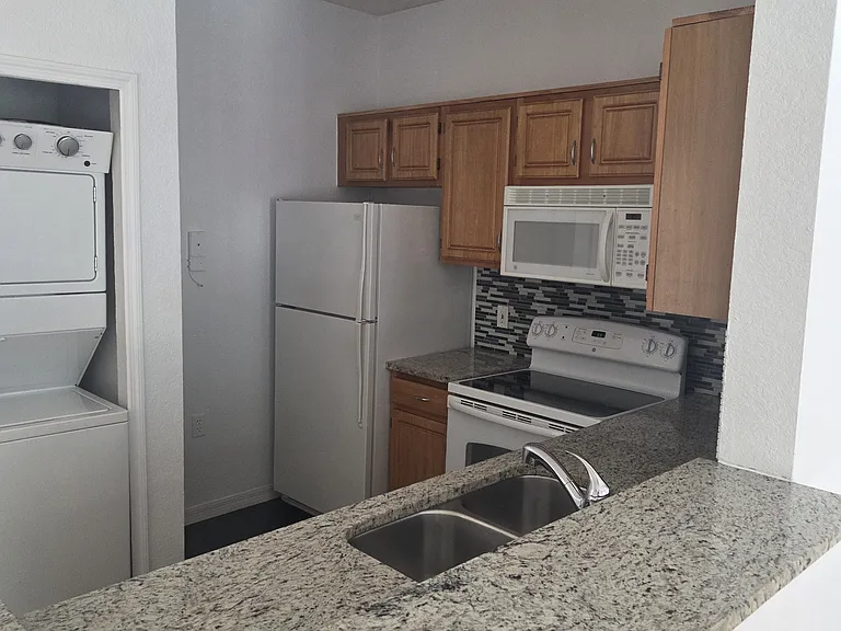 6013 Westgate Dr #2421 — Photo 23