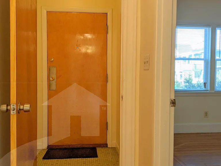 246 Harvard St #3 — Photo 4