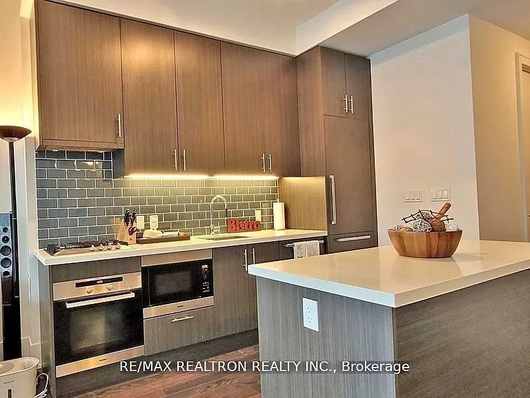 39 Queens Quay E #734 — Photo 9
