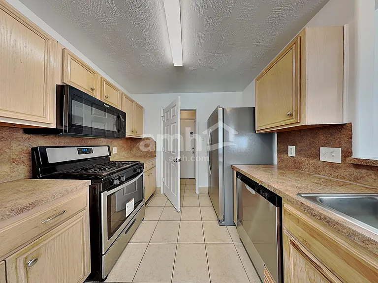 6630 Rusty Ridge Ln — Photo 3
