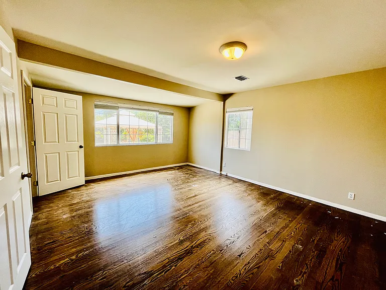 729 Orange Dr — Photo 13