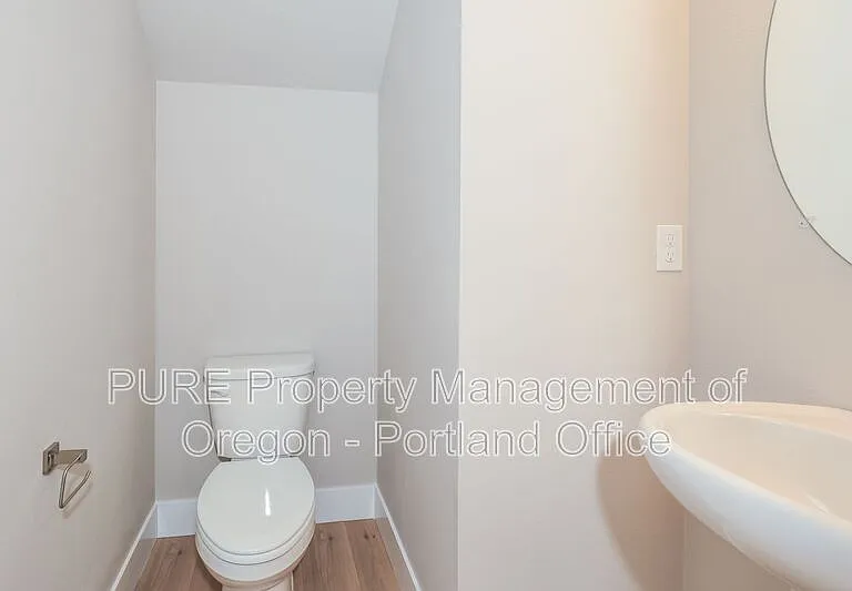 504 NE Trillium Dr — Photo 33