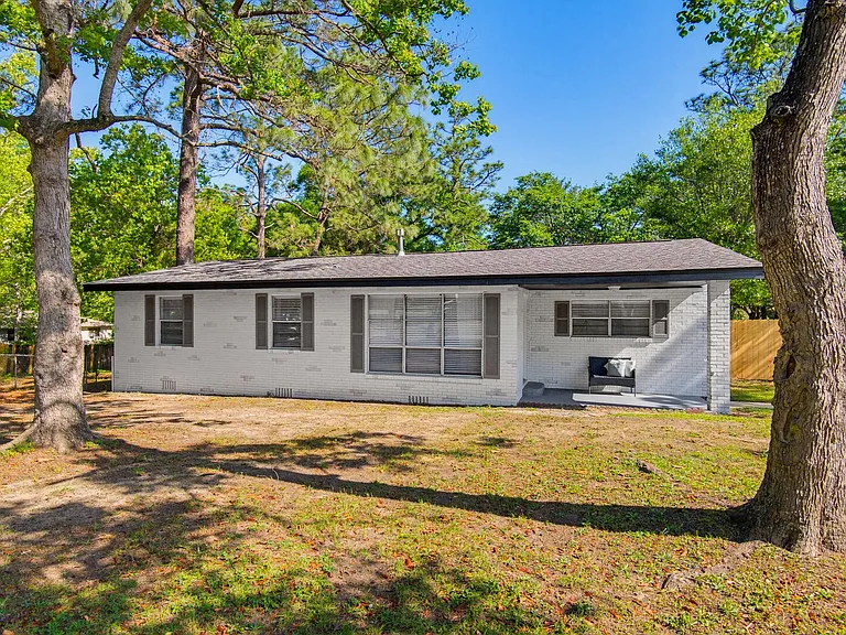 1095 Texas Pkwy — Photo 5
