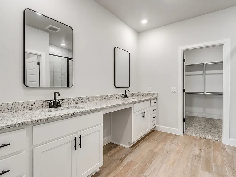 2379 Clubhouse Dr — Photo 15