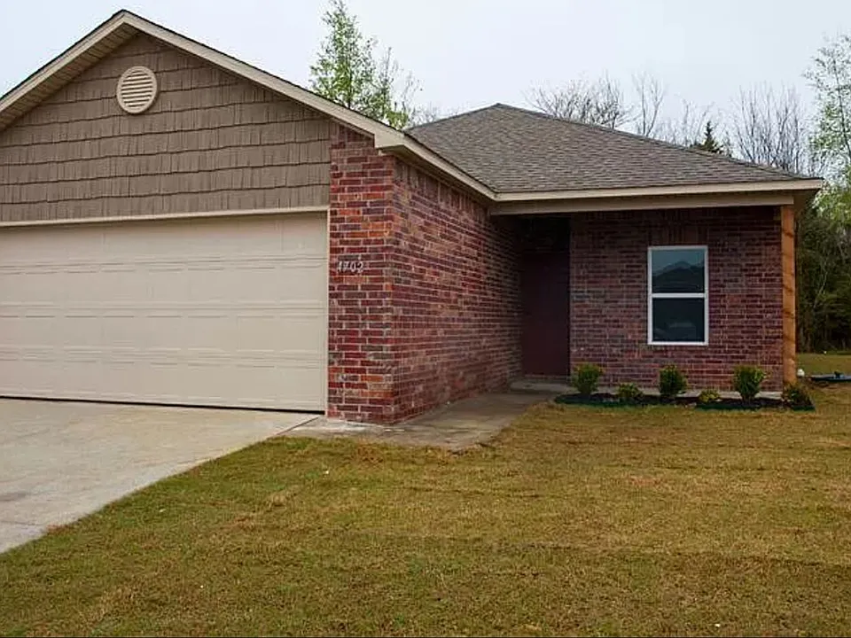 4702 W Hoover Loop