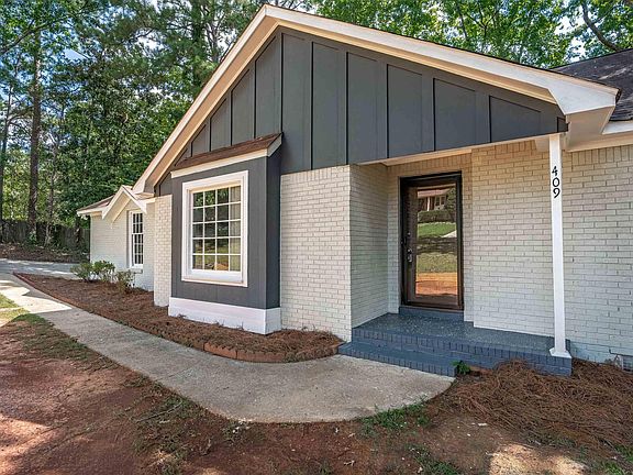 2nd image of 409 Lewes Cir