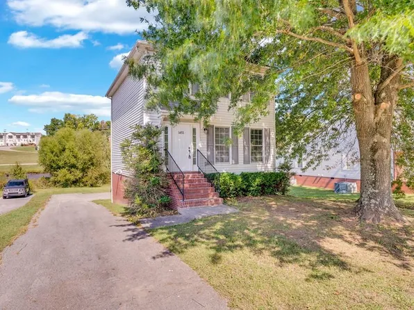 1453 Oxford Pl, Cookeville, TN 38506