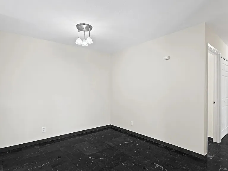 512 Sandalwood Pl #7 — Photo 8