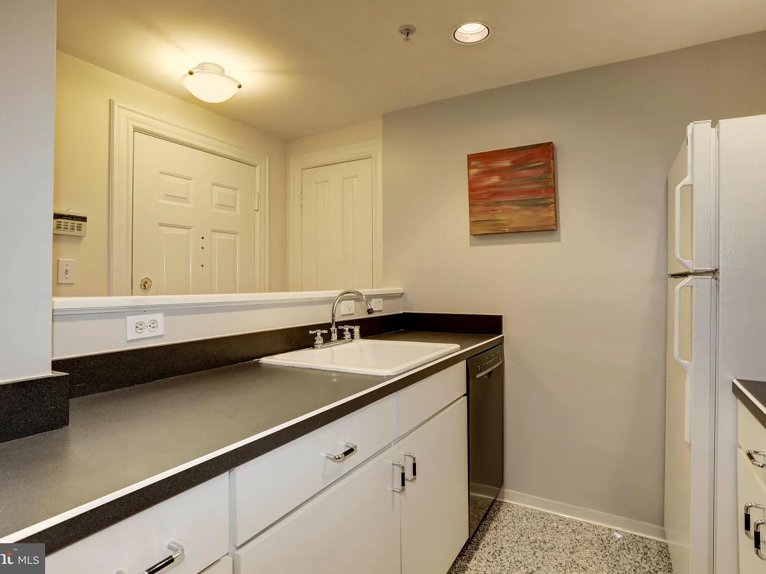 Winchester Condominium — Photo 4