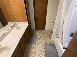 801 Coker Dr, Chapel Hill, NC 27517