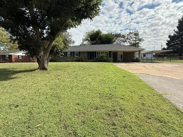 1109 S College St, Trenton, TN 38382