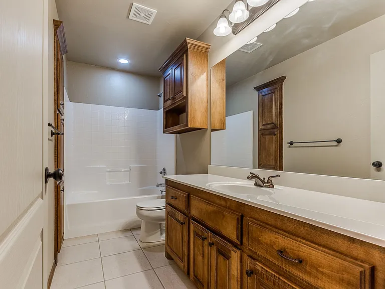 2413 Kyle Robert Ln — Photo 36