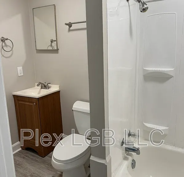 202 Burr St — Photo 5