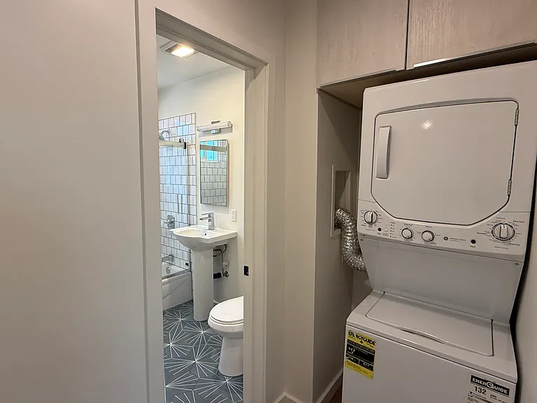 1156 N Madison Ave #7 — Photo 14