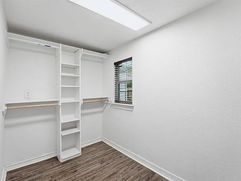 2044 Des Jardines St — Photo 14