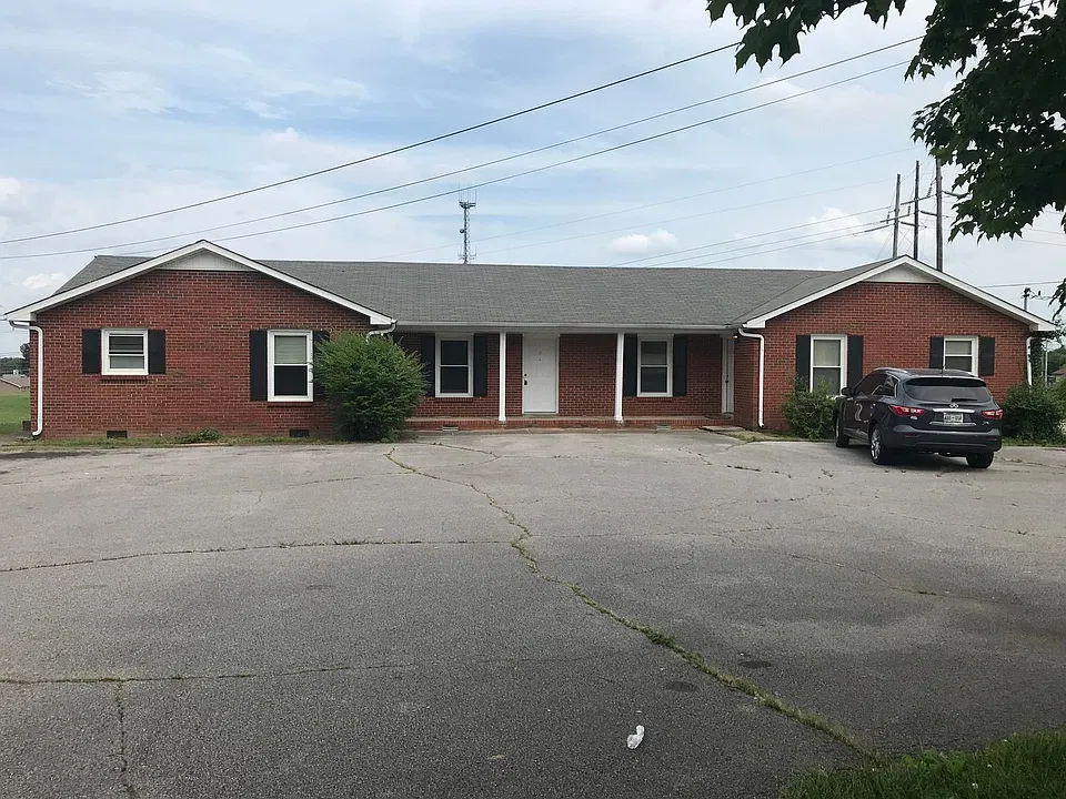 Darlene Dr - 142