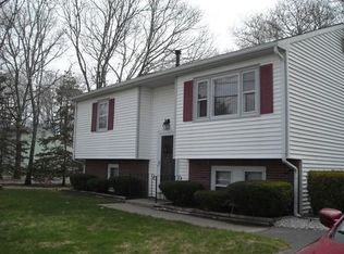 63 Mayflower Ln, East Wareham, MA 02538