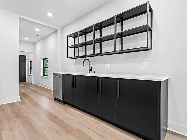 646 Robert St NW — Photo 12