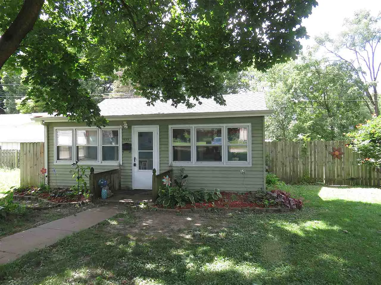 455 48th St photo 1