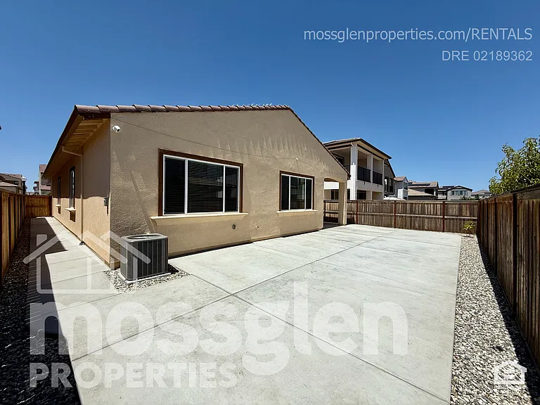 5666 Sailrock St — Photo 31