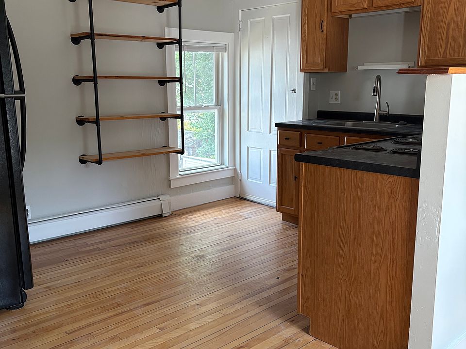 1st image of 301 Maine St Floor 2