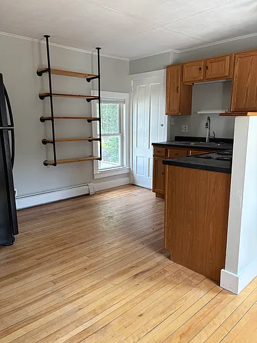 301 Maine St Photo 1