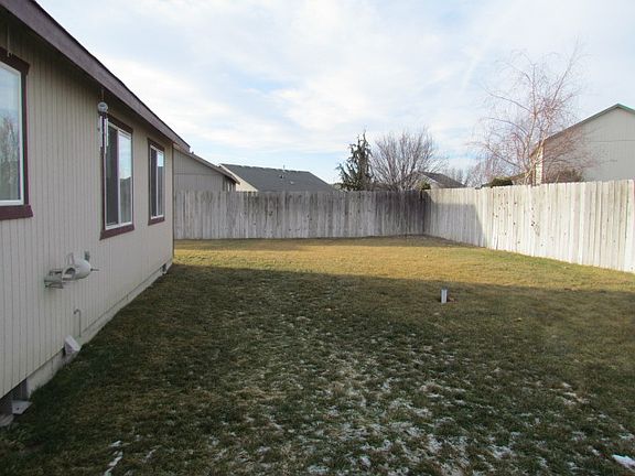 3rd image of 1469 S Cougar Dr