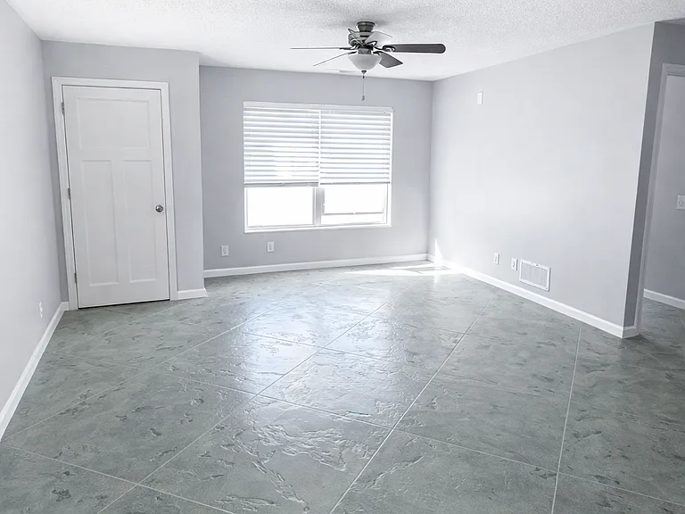 Eagle Crossing Apartments — Photo 20