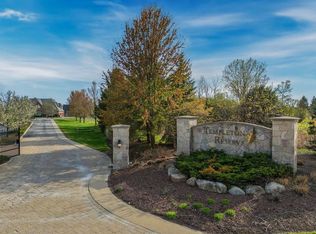 17 Templeton Ct, Oak Brook, IL 60523