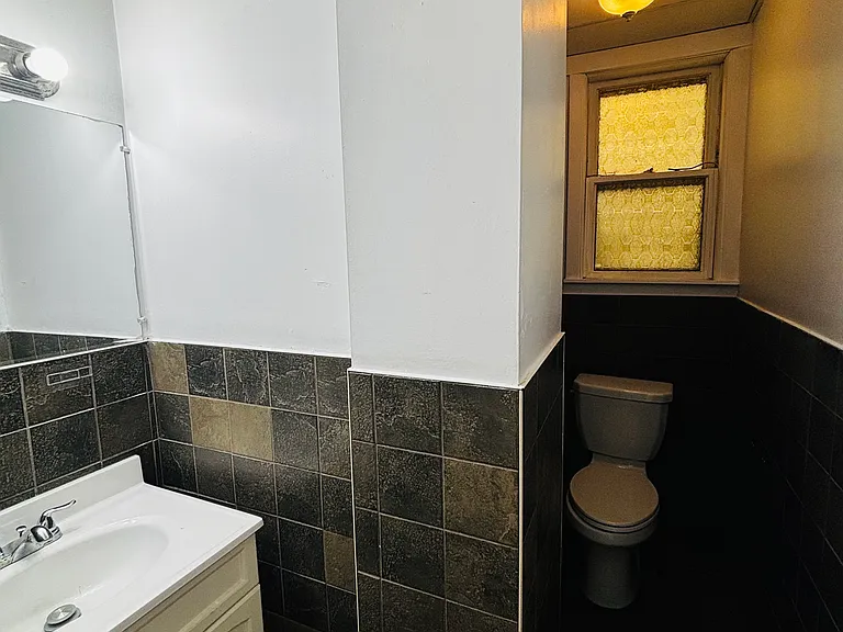 289 Chelsea St #2 — Photo 8